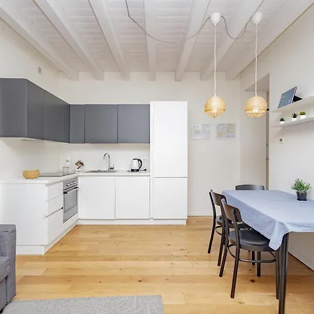 Flo Four 4 Apartmán
